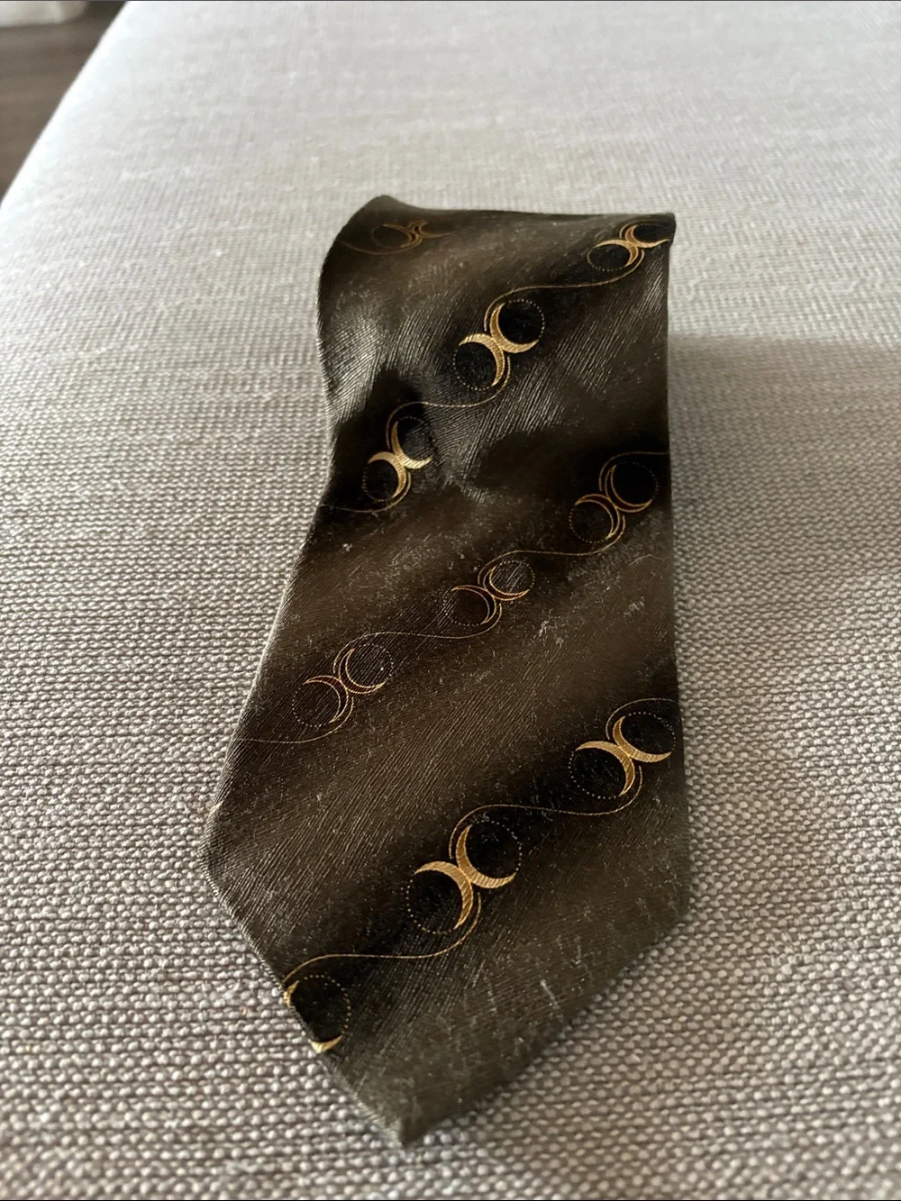 Bergamo Silk Tie Tie with Gold Crescent Motif
